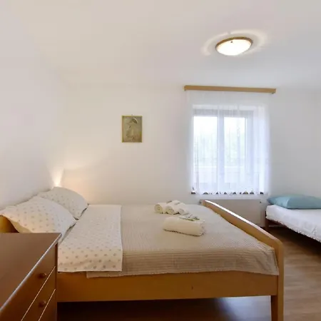 Grosse In Babici Mit Garten Und Terrasse Apartment *