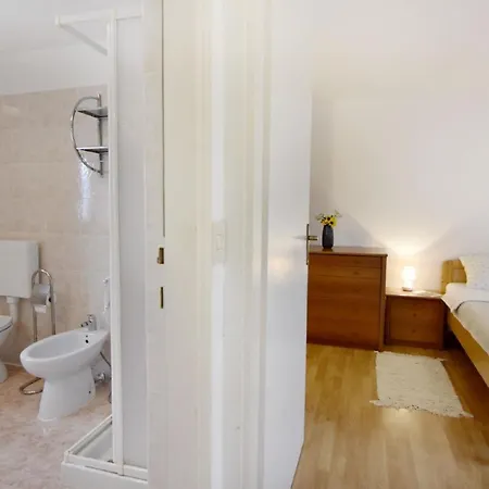Apartamento Grosse In Babici Mit Garten Und Terrasse *